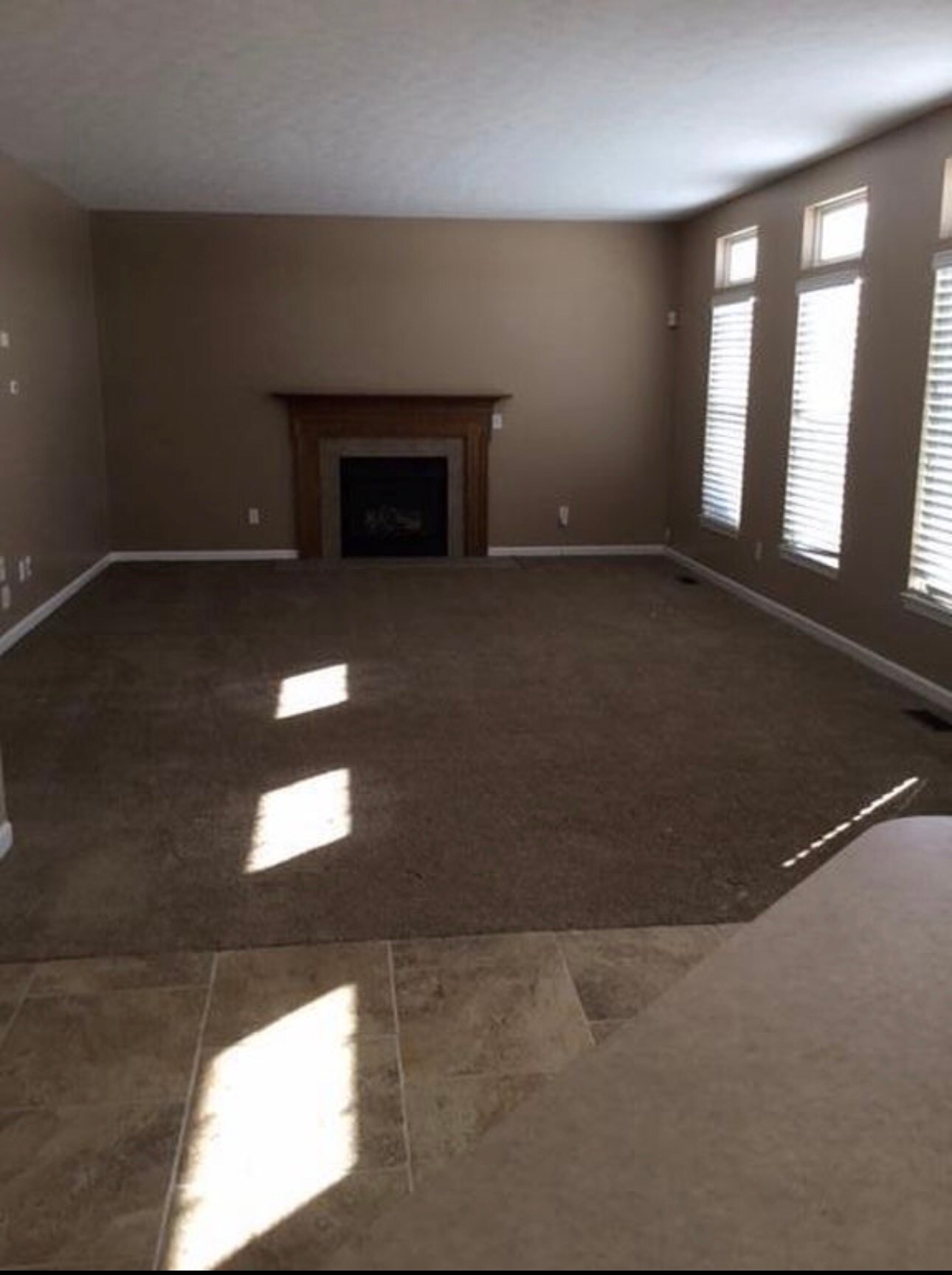 Building Photo - 5573 Woodmansee Way