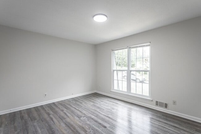 Building Photo - 2404 Briggs Ave