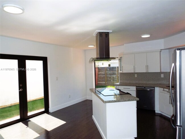 Building Photo - 422 SW 88th Pl