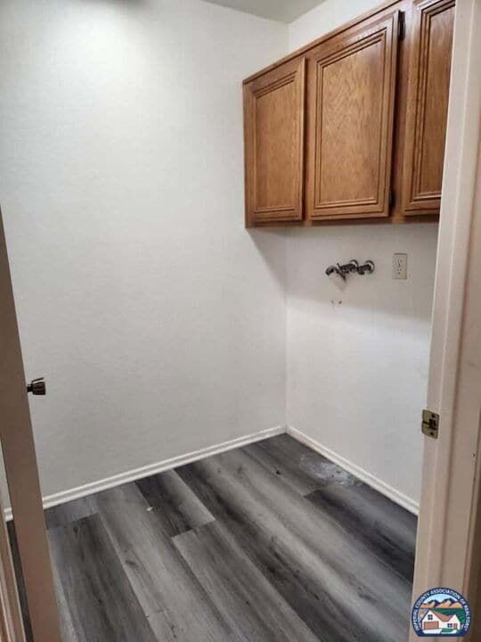 Building Photo - 655 Silverwood St