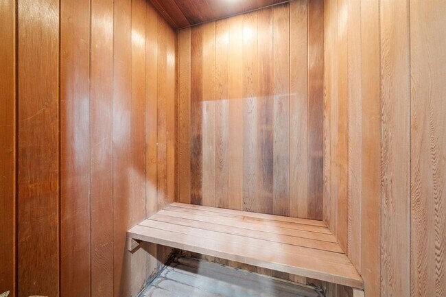 Building Photo - 91 Heathrow Ln