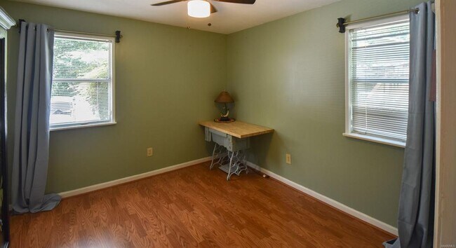 Building Photo - 555 Shady Acres Rd