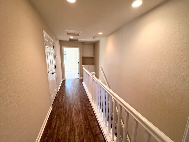 Building Photo - Perfect Shape Downtown Livermore Townhome ...