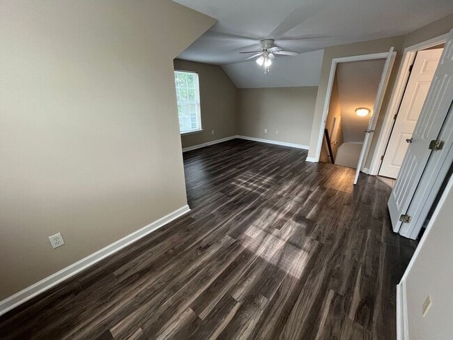 Building Photo - 60 Mineola Ave