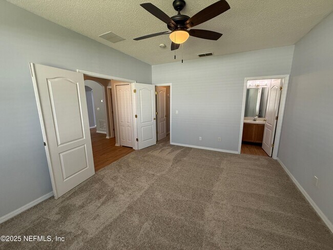 Building Photo - 3040 Postmill Dr