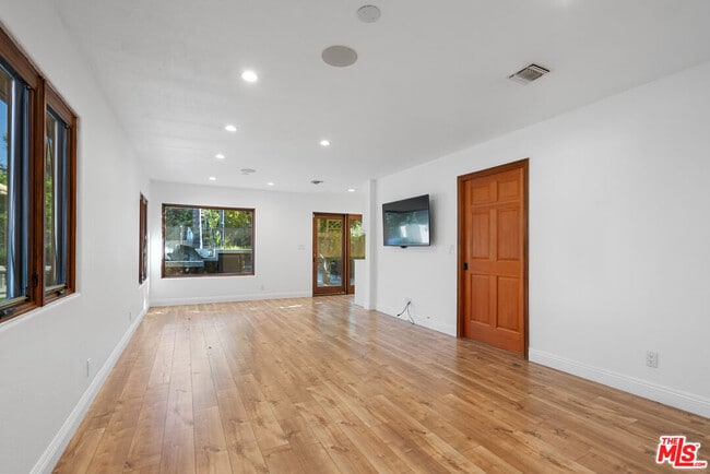 Building Photo - 14710 Greenleaf St