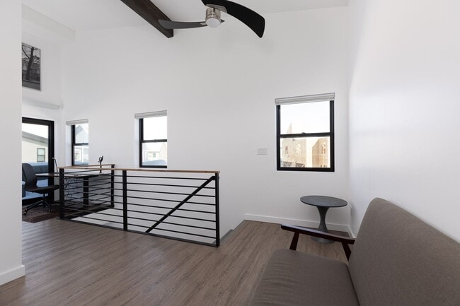 Building Photo - Fully Furnished - 2 bedroom / 2.5 unit in ...