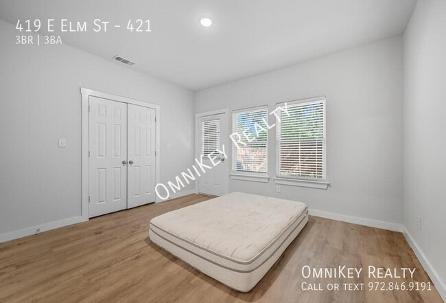 Building Photo - 419 E Elm St