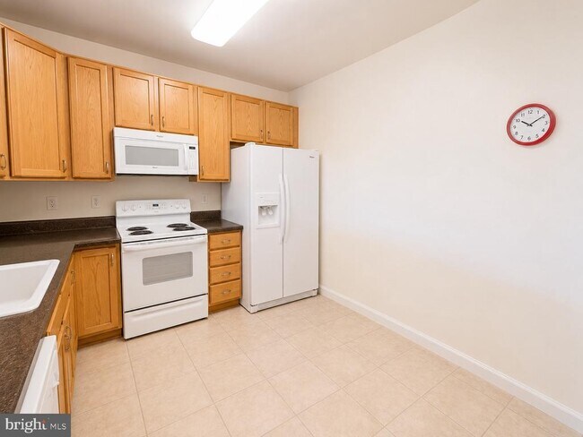 Building Photo - 5910 Great Star Dr