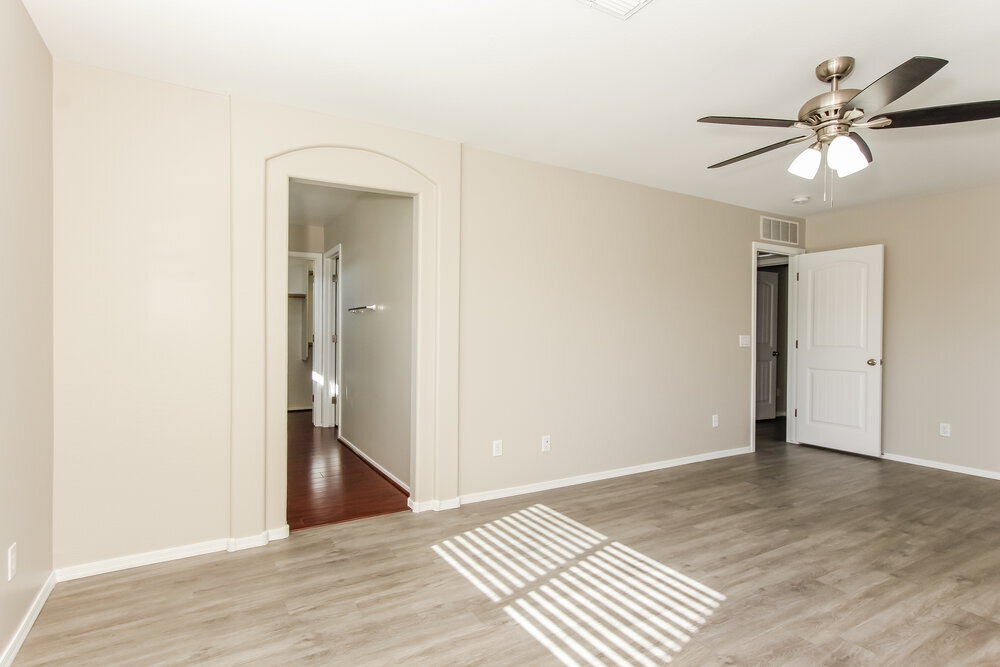 Building Photo - 10225 W Camelback Rd