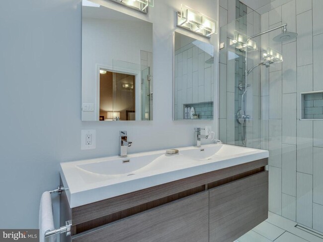 Building Photo - 11300 Fairwind Way