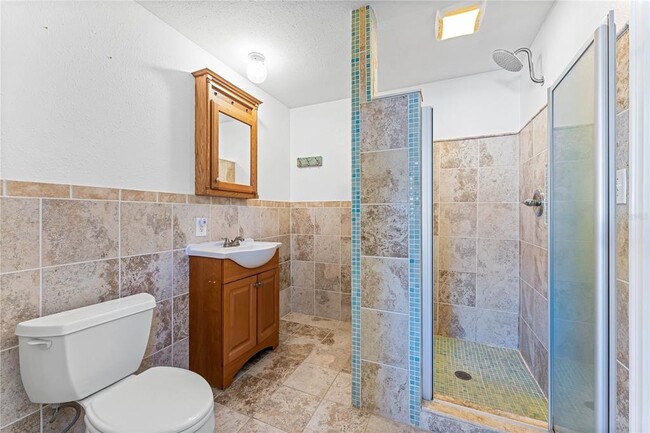Building Photo - 6912 Alderwood Dr