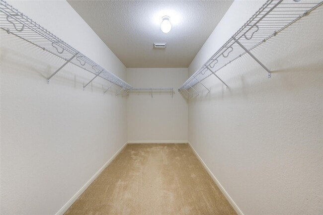 Building Photo - 15326 Mission Oak Dr