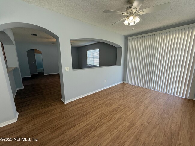 Building Photo - 3040 Postmill Dr