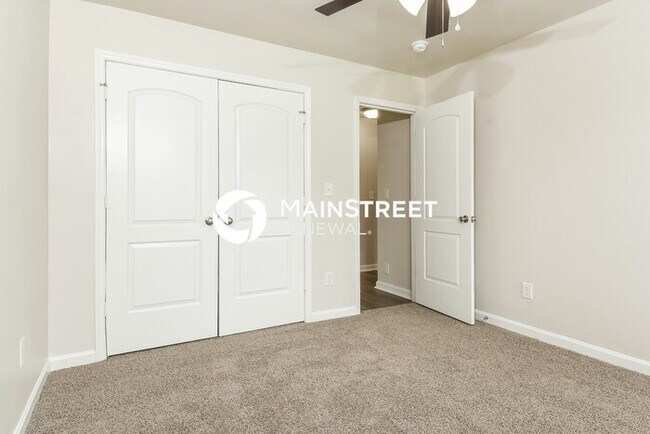 Building Photo - 3 Bedroom Pet-Friendly Home in WINSTON SAL...