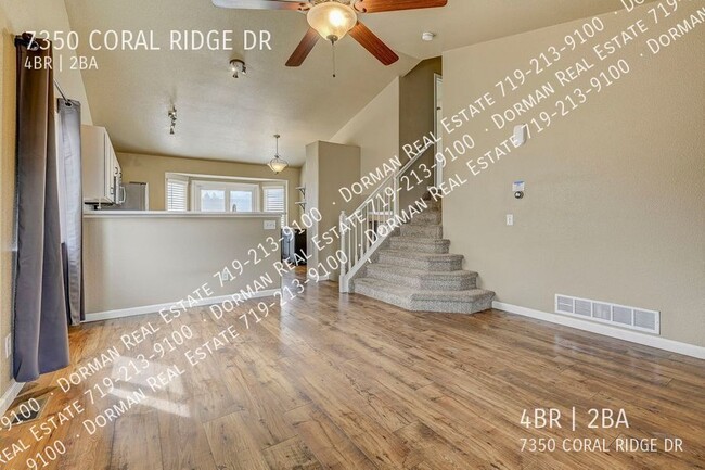 Building Photo - Updated 4bed/2bath home with Central AC & ...