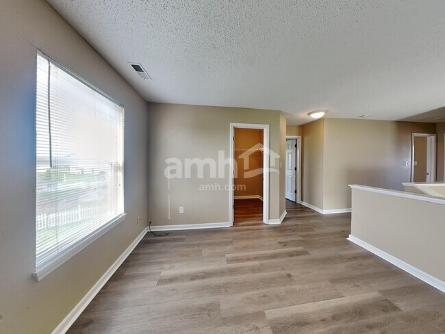 Building Photo - 5440 Shamus Dr