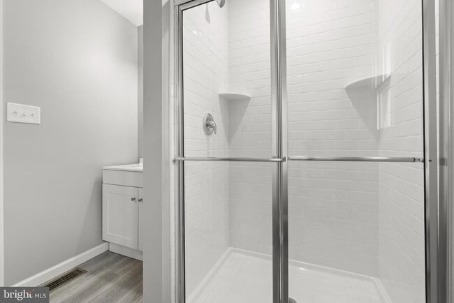 Building Photo - 615 Fairmount Dr