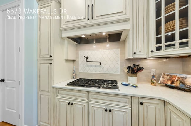 Building Photo - 6573 Wakefalls Dr