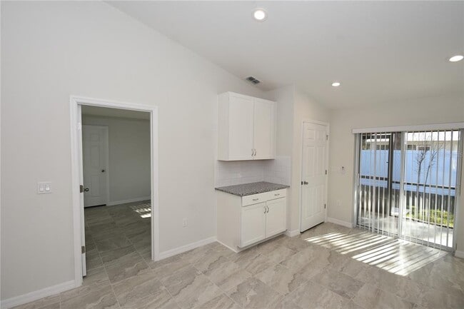 Building Photo - 11 Buttonwood Ln