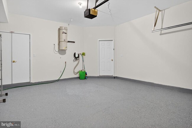 Building Photo - 4015 Mansion Dr NW