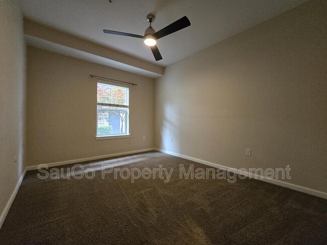Building Photo - 10651 NE Red Wing Way
