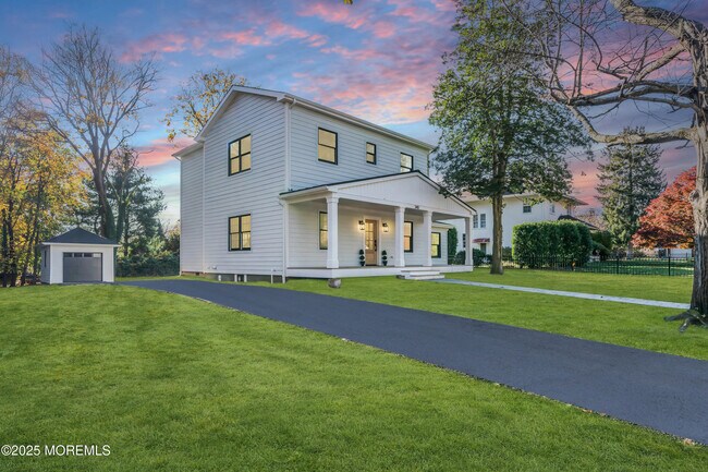 Building Photo - 340 River Rd