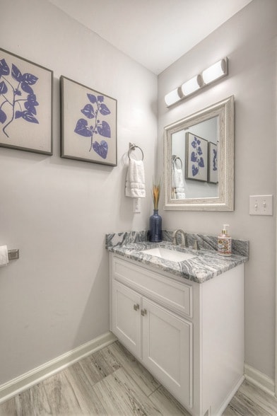 Building Photo - 204 Hogan Ln