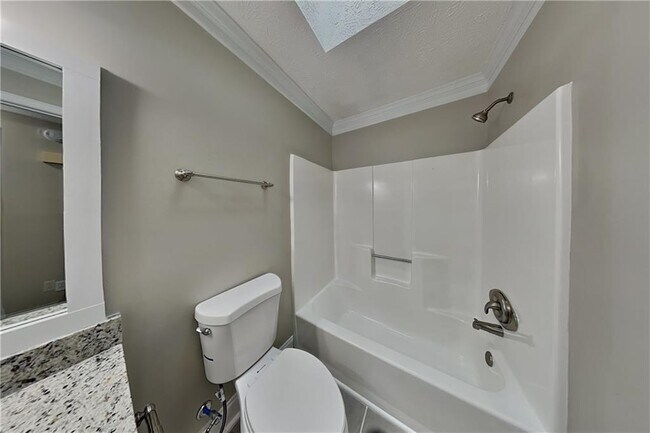 Building Photo - 1105 Tom Ln