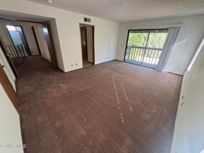 Building Photo - 2930 Reservoir Dr