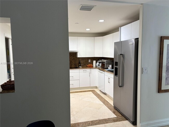 Building Photo - 151 Crandon Blvd
