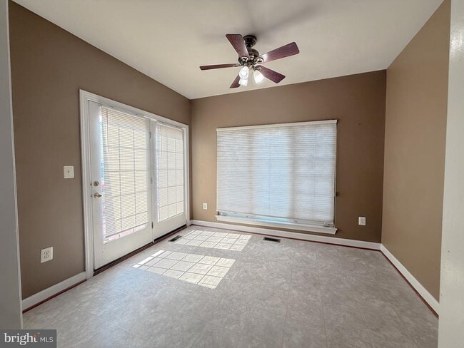 Building Photo - 4228 Lower Park Dr