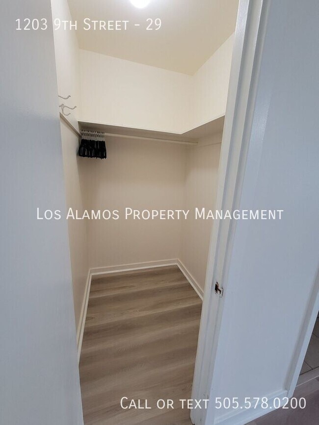 Building Photo - 1203 9th St