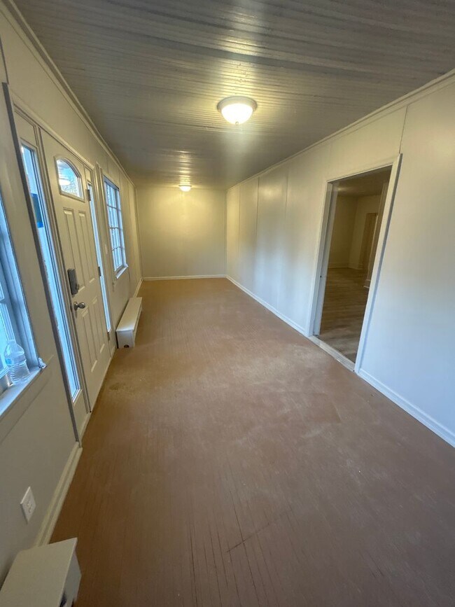 Building Photo - 3rd St 31-33 N