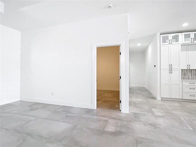 Building Photo - 159 Antilla Dr