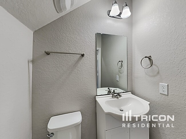Building Photo - 6827 Freedom Hills