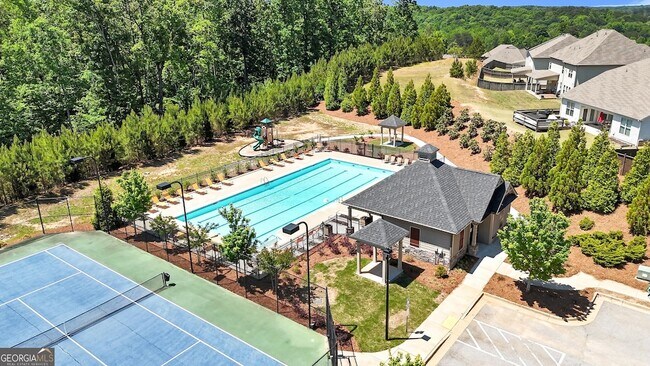 Building Photo - 3450 Sycamore Dr