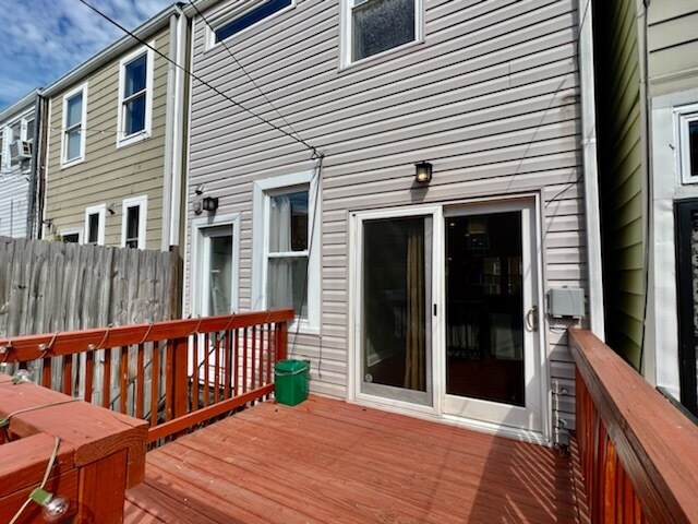 Building Photo - 1420 Trinidad Ave NE
