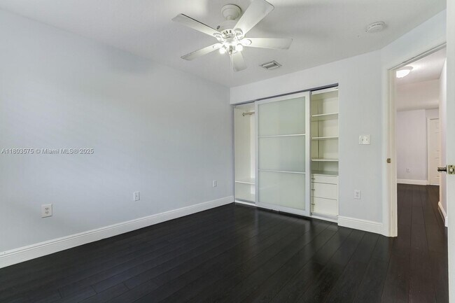 Building Photo - 2727 Treasure Cove Cir