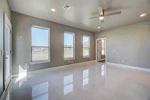 Building Photo - 616 Abadan Dr