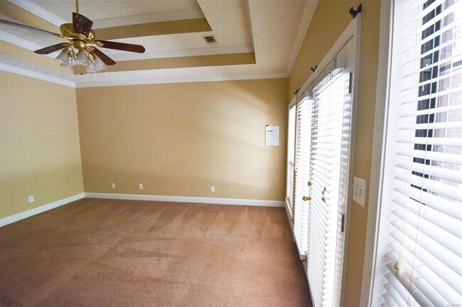 Building Photo - 709 Yellowstone Dr
