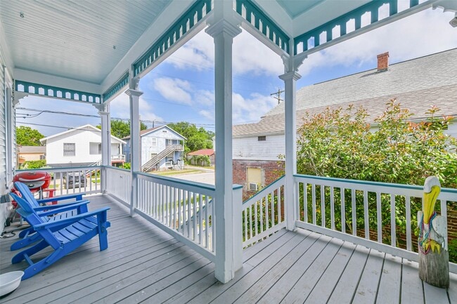 Building Photo - 3301 Ave N Ursuline St