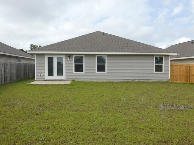 Building Photo - 3 Bed/2 Bath - Modern Upgrades