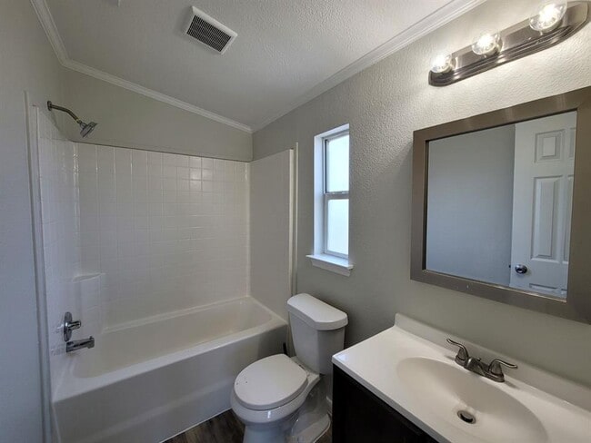 Building Photo - 8407 Riverstone Dr