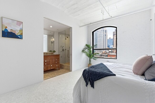 Building Photo - 121-123-123 Beach St
