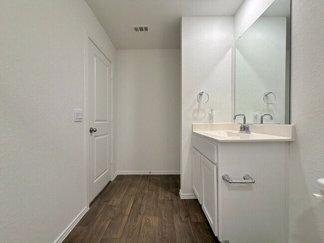 Building Photo - 14812 Afleet Alex St