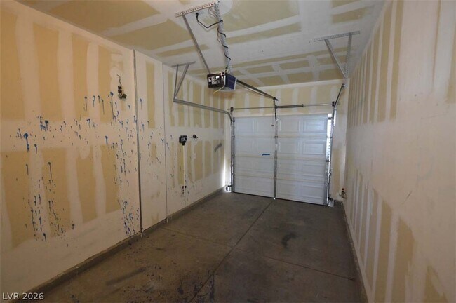 Building Photo - 6670 Tulip Falls Dr