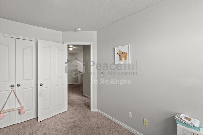 Building Photo - 1541 W Ln Ct