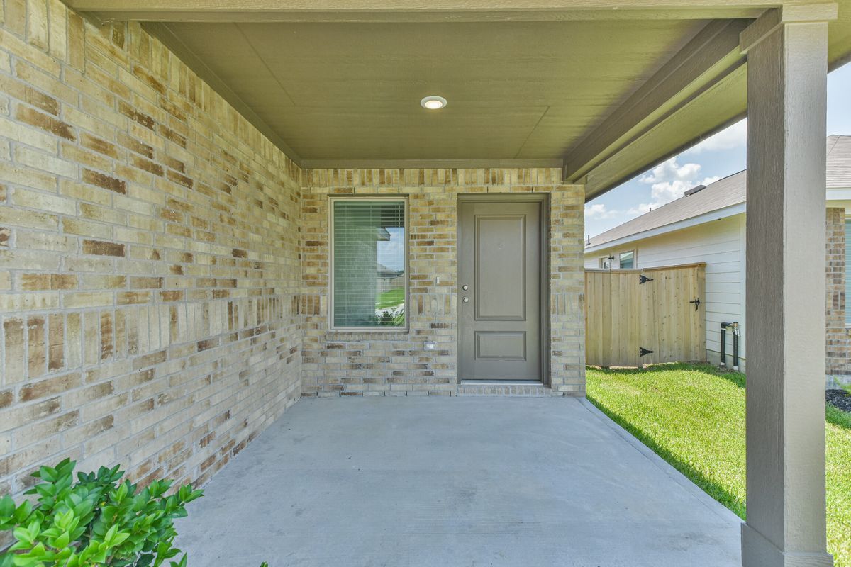 Building Photo - 18562 Cepagatti Dr