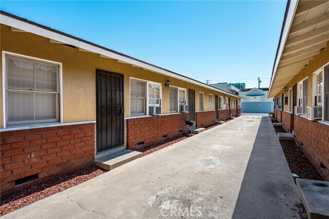 Building Photo - 124 W Adele St